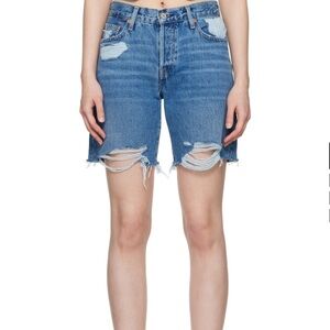 NWT Levi’s 501 90s distressed Jean shorts size 28